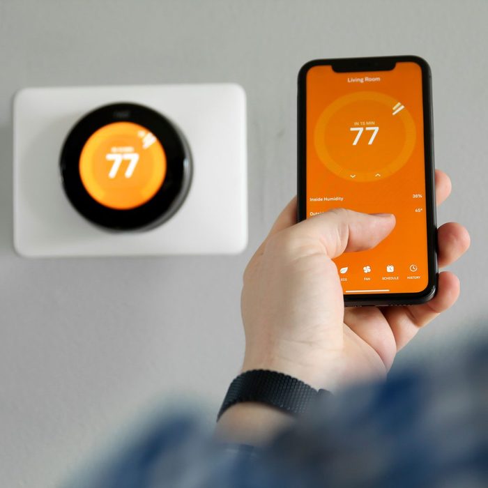Smart Thermostat Gettyimages 1249397645