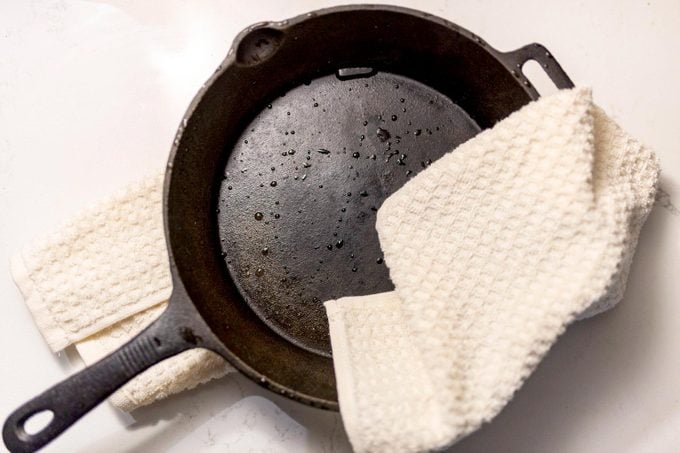drying cast iron pan