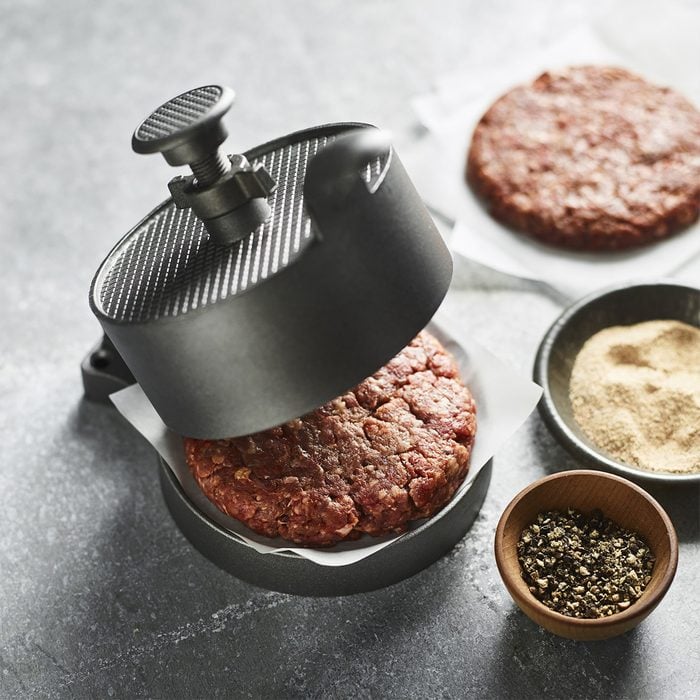 More gift ideas coming your way! 🎁Today's items are for those who man the  grill: Lodge grill topper and cast iron burger press 🍔