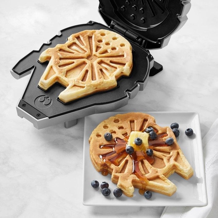 https://www.tasteofhome.com/wp-content/uploads/2021/10/Millennium-Falcon-Waffle-Maker.jpg