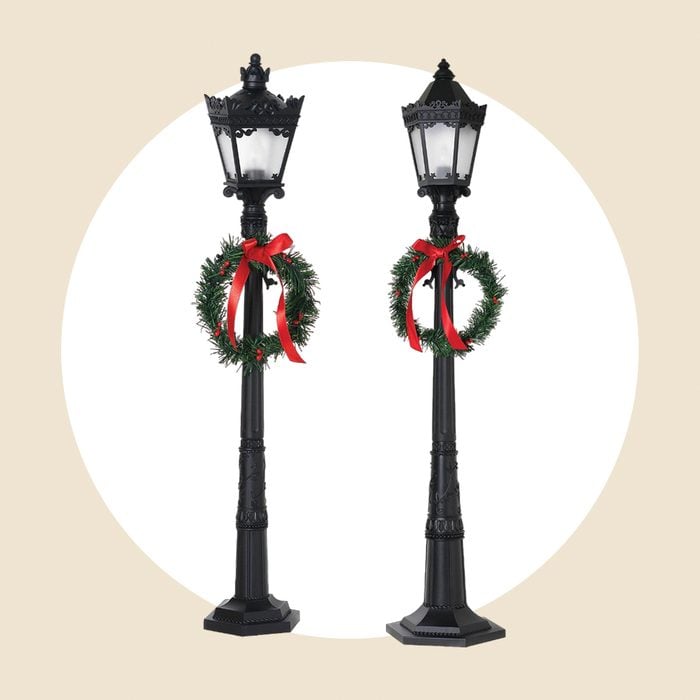 Street Lights With Wreaths