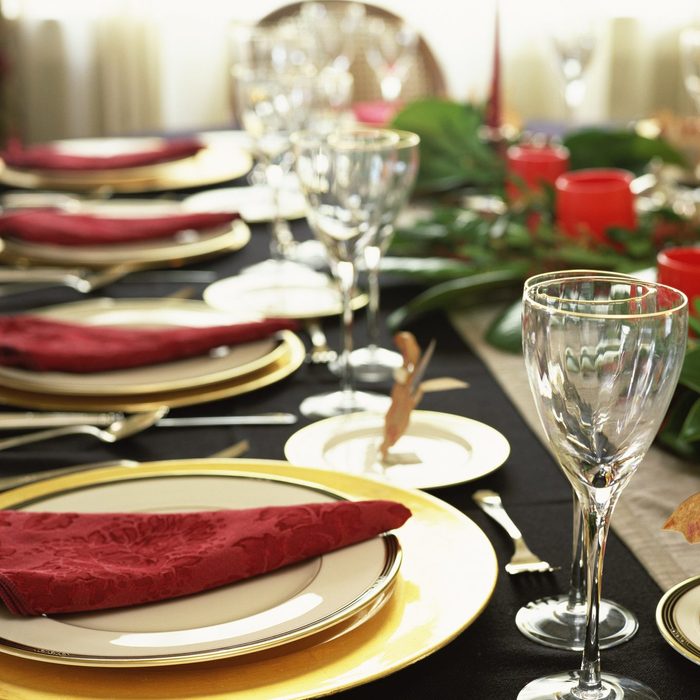 thanksgiving dinner table set