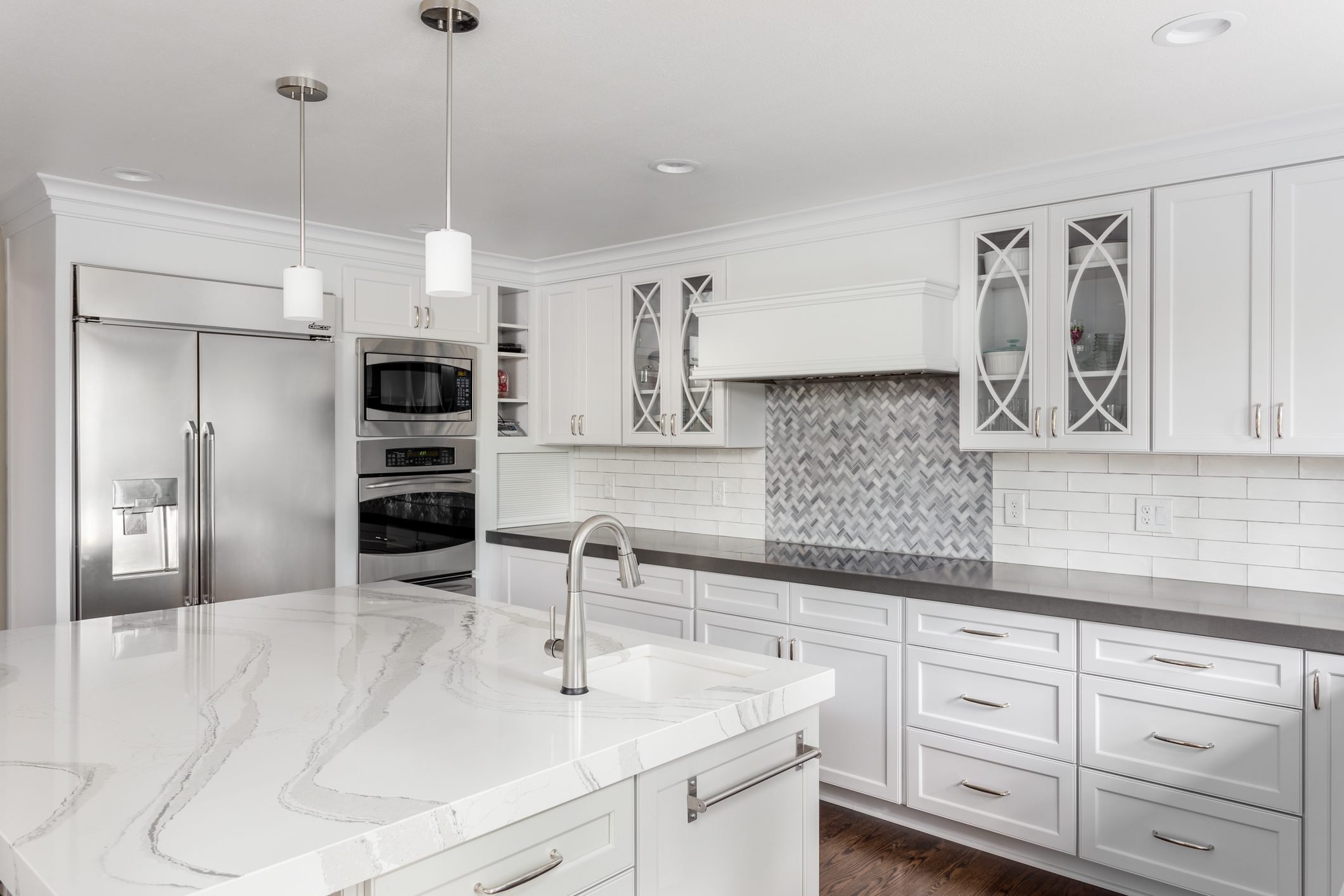 How To Clean White Kitchen Cabinets: 3 Best Ways & 3 To Avoid