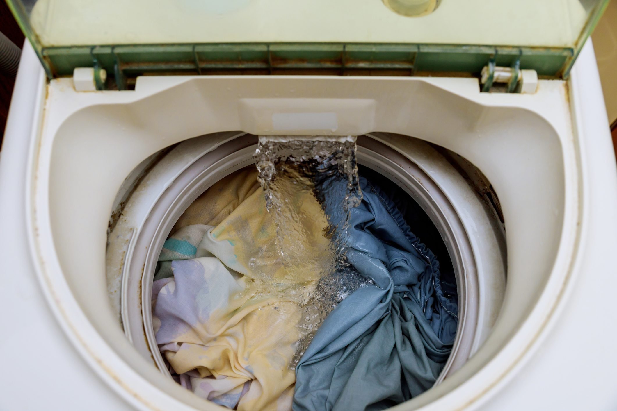 How to clean an automatic washing machine