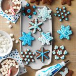 Peppermint Schnapps Hot Cocoa Snowflakes