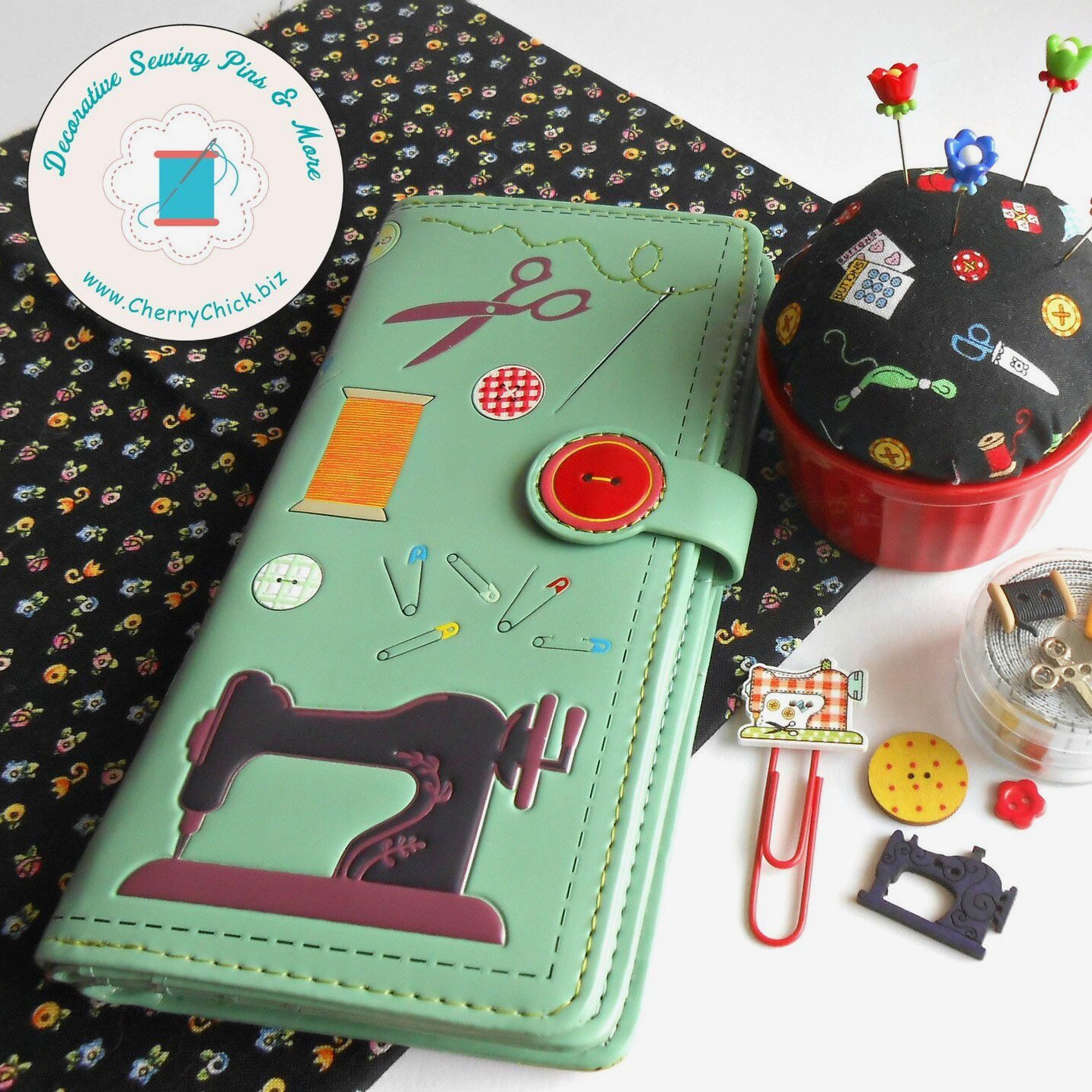 Sewing Gift Dog Lover Gift Quilter Makeup Bag Gift for Women  Sewing Crafting Lover Gift Sewing Machine Themed Gifts Cosmetic Bag Sewer  Gifts Quilting Gift Christmas Birthday Gift Travel Make Up