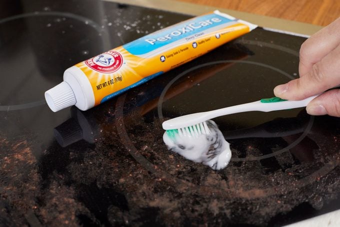 cleaning glass cooktop surface with peroxide toothpaste