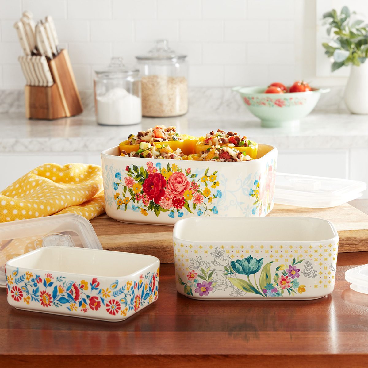 The Pioneer Woman Food Storage at Walmart - Where to Buy Ree Drummond's Storage  Container