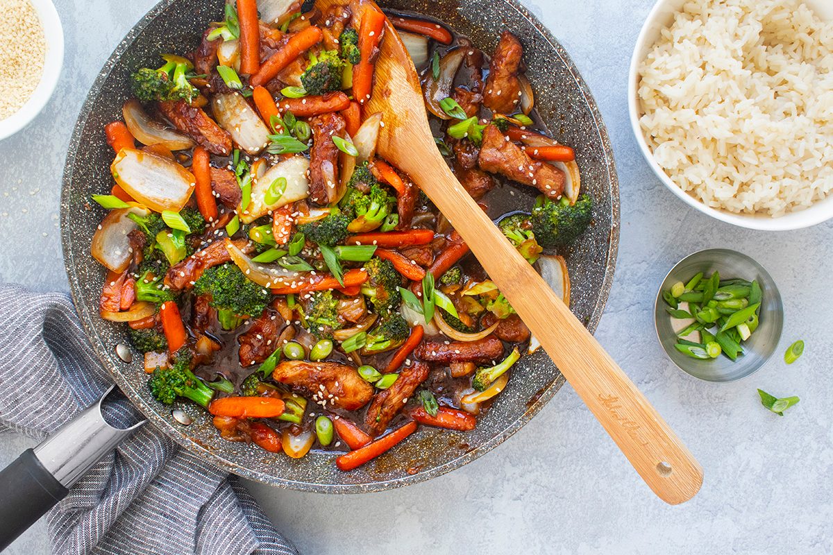 This Lodge mini wok is my favorite thing to make homemade macaroni