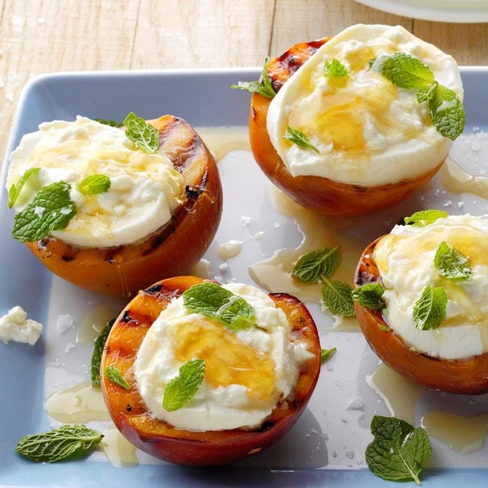 Grilled Nectarines With Burrata And Honey Exps Rc21 266775 B12 01 4b