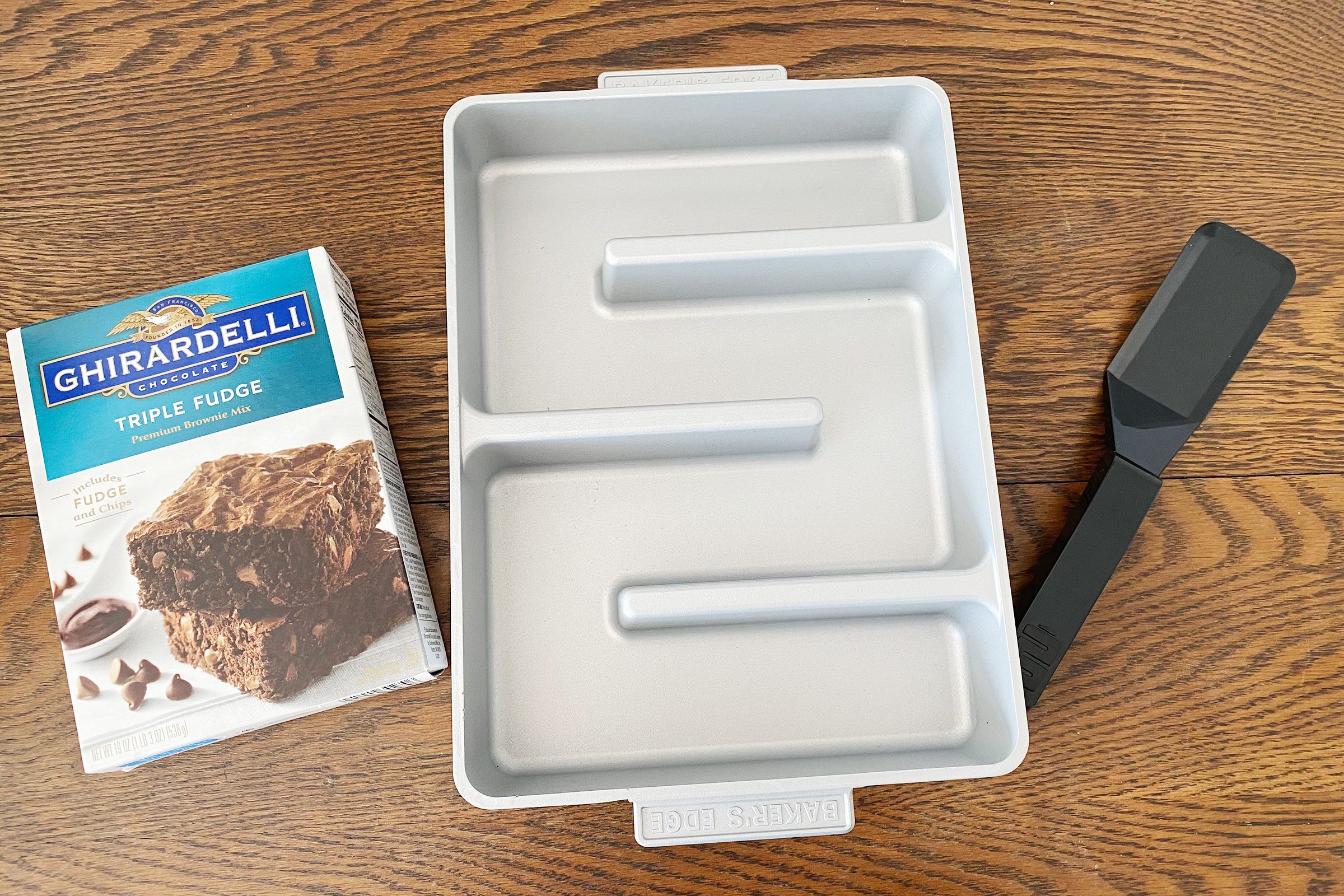 This Is The Best Brownie Pan For Perfect Edges