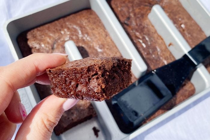 All-Edge Brownie Pan Review: We Tried the Nonstick Pan at Home