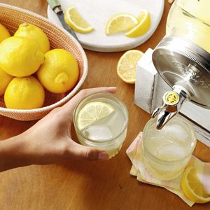 How to Throw a Super-Sweet Lemonade Party