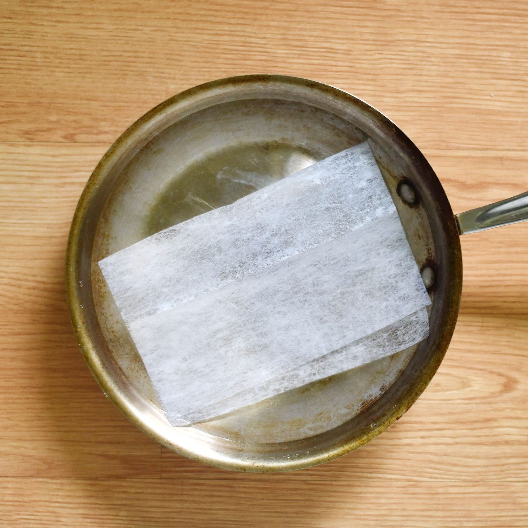 22 Uses for Dryer Sheets (That Aren't Laundry)
