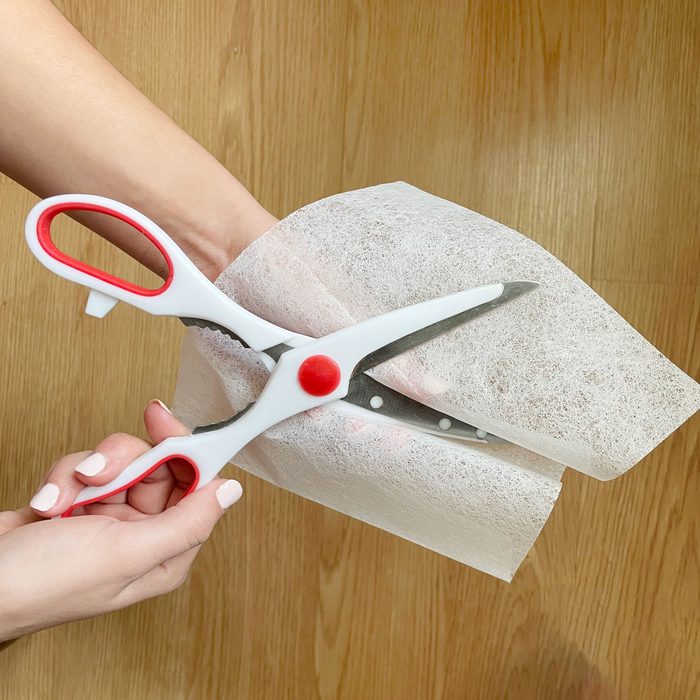 Sharpen Scissors With Dryer Sheet Ad