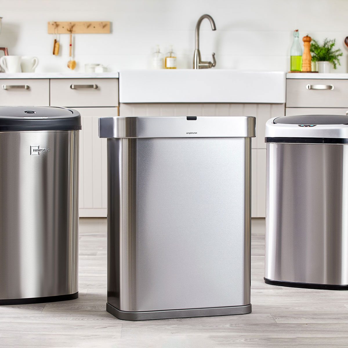 7 Best Touchless Trash Cans For More Sanitary Garbage Disposal