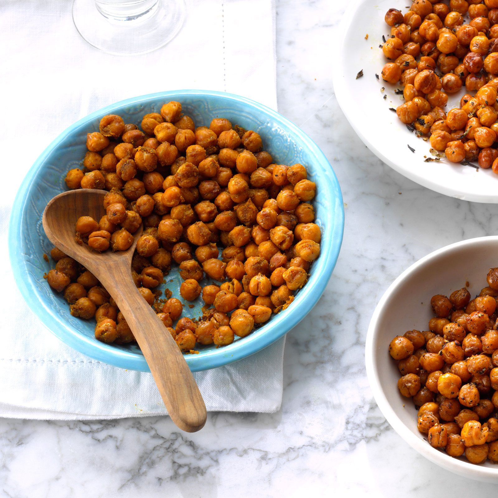 chili lime chickpeas in a bowl
