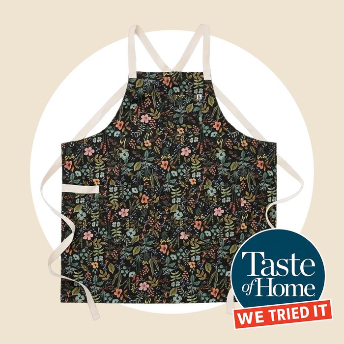 https://www.tasteofhome.com/wp-content/uploads/2022/06/Printed-Apron_ecomm_via-hedleyandbennett.com_.jpg?fit=700%2C700