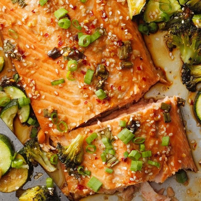 Sheet Pan Soy Ginger Salmon With Veggies Exps Rc22 267277 Dr 03 01 9b