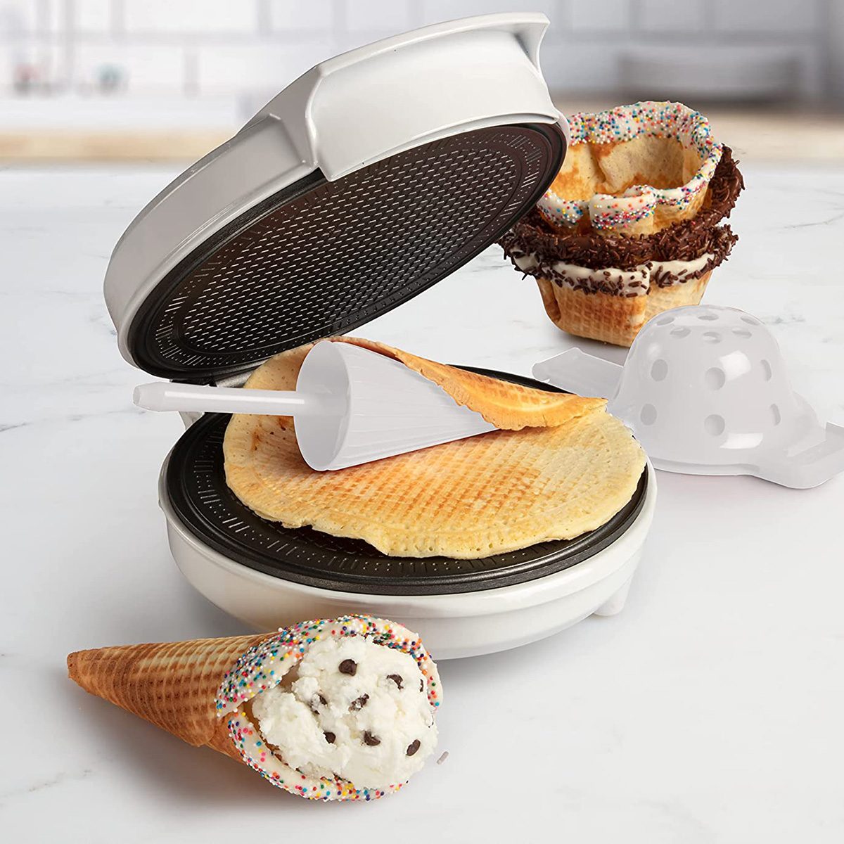 KitchenAid Ice Cream Maker Attachment (Fits on Any KitchenAid Mixer) + Ice  Cream Glasses (Set of 4) & Ice Cream Scoop 