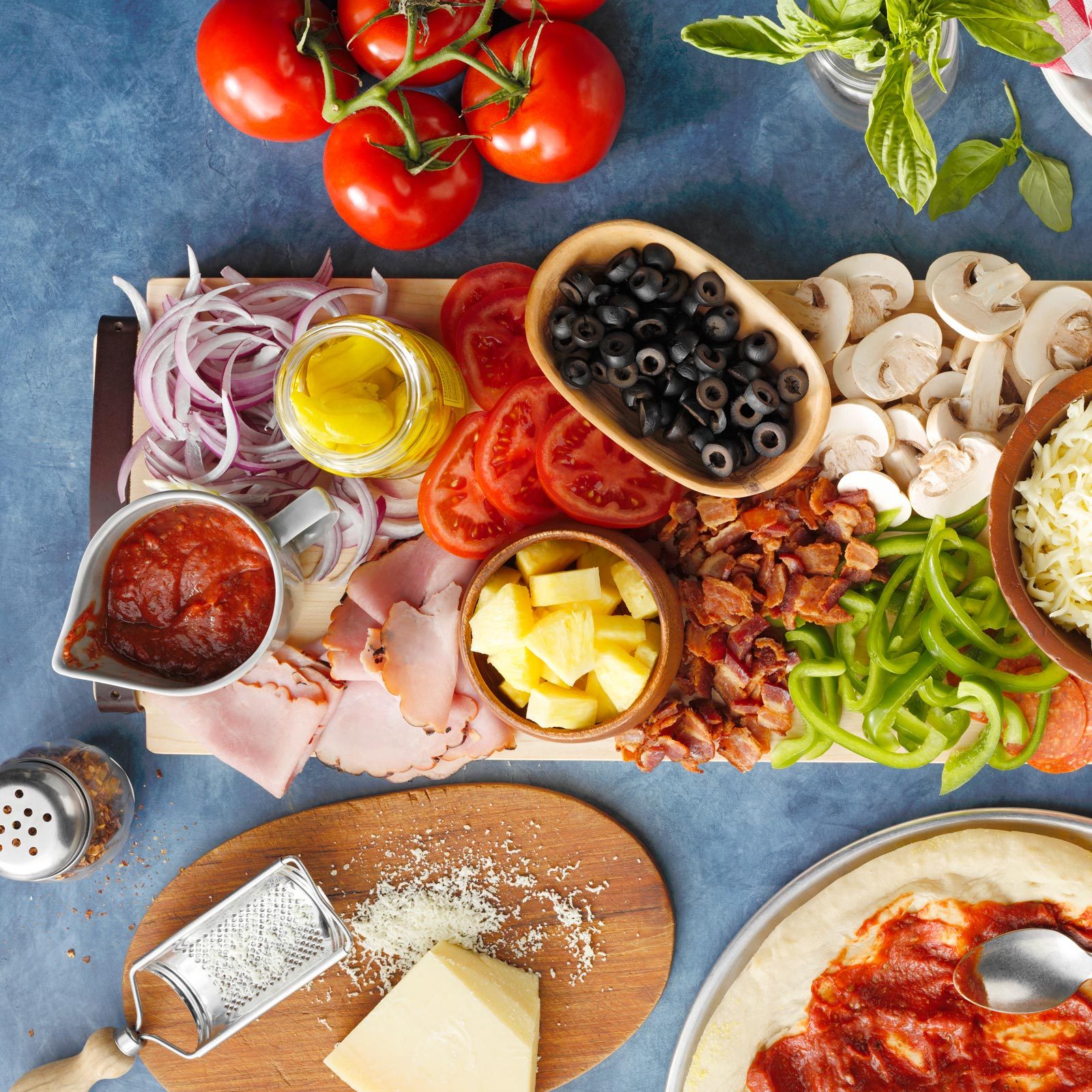 make your own pizza themed charcuterie board