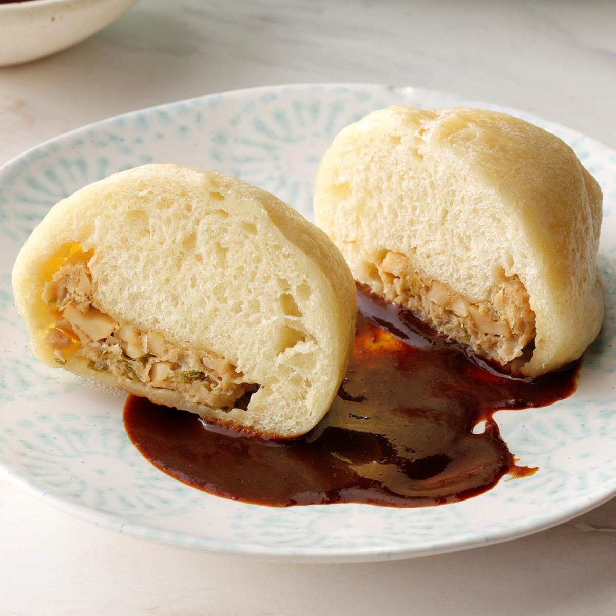 Chicken And Cashew Steamed Buns Exps Rc22 269212 P3 Md 08 09 5b