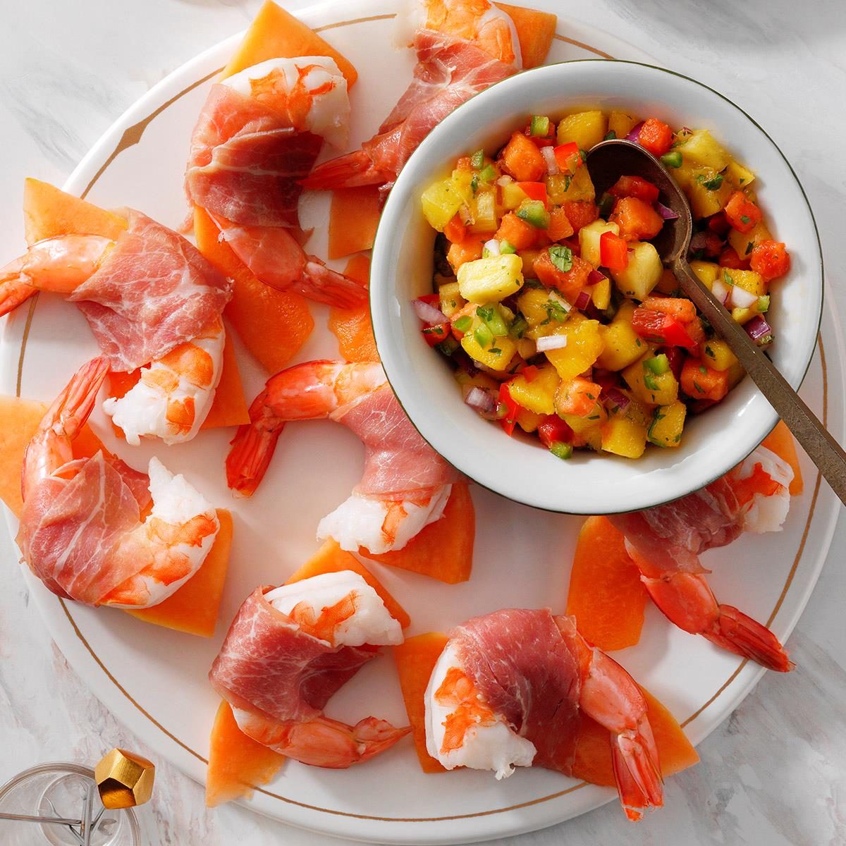 Prosciutto Shrimp With Tropical Mango Salsa Exps Tohdj23 117059 P2 Md 07 12 6b 5