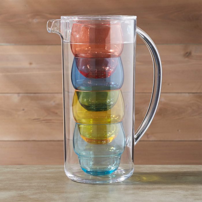 12 Beautiful Drink Pitchers That Double as Home Decor [2022]