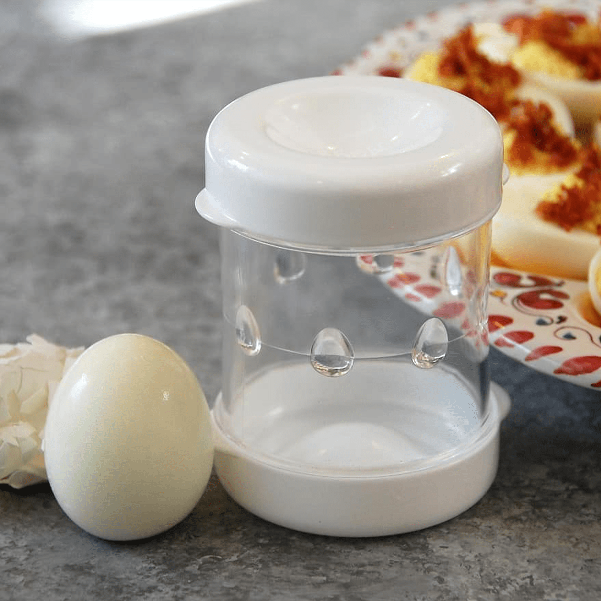 Hard-Boiled Egg Peeler  How to shed an eggshell in seconds. http