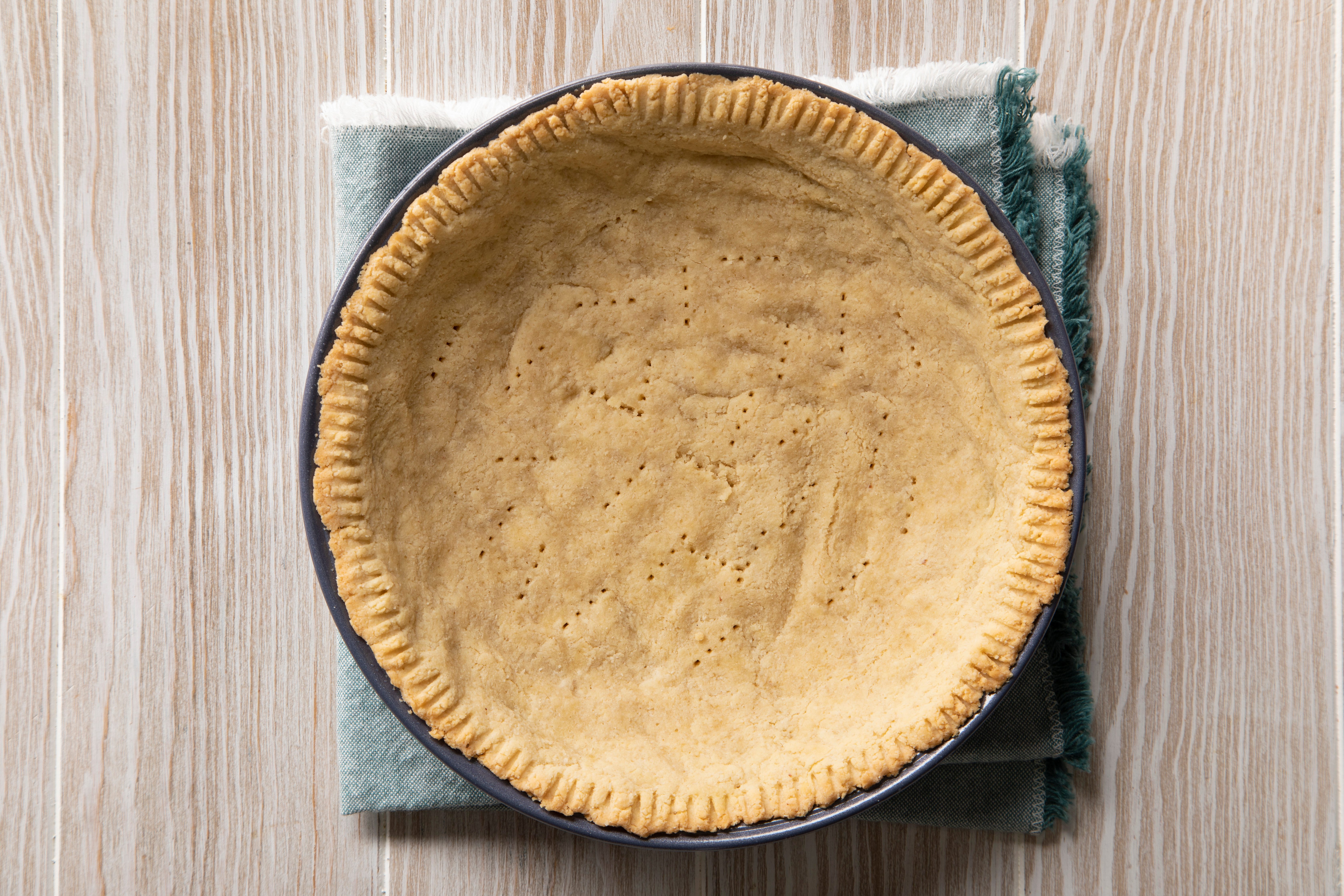 Almond Flour Pie Crust Recipe [Dairy- and Gluten-Free]