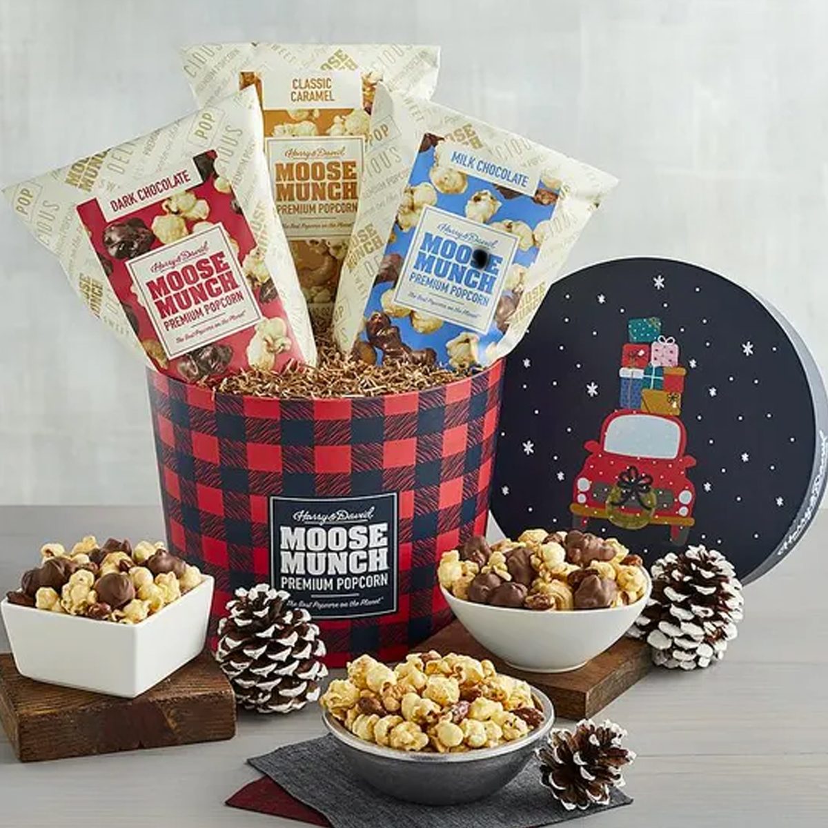 Moose Munch® Premium Popcorn Holiday Drum Ecomm Harryanddavid.com