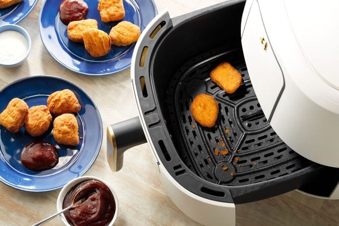 Server Air Fryer Chicken Nuggets Tohcom23 After Airfrying P2 Md 08 31 7b
