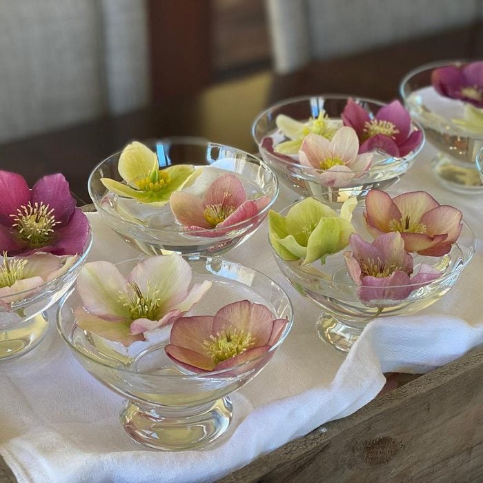 Floating Flowers Centerpiece Arrangement Via Marianne.willburn Instagram