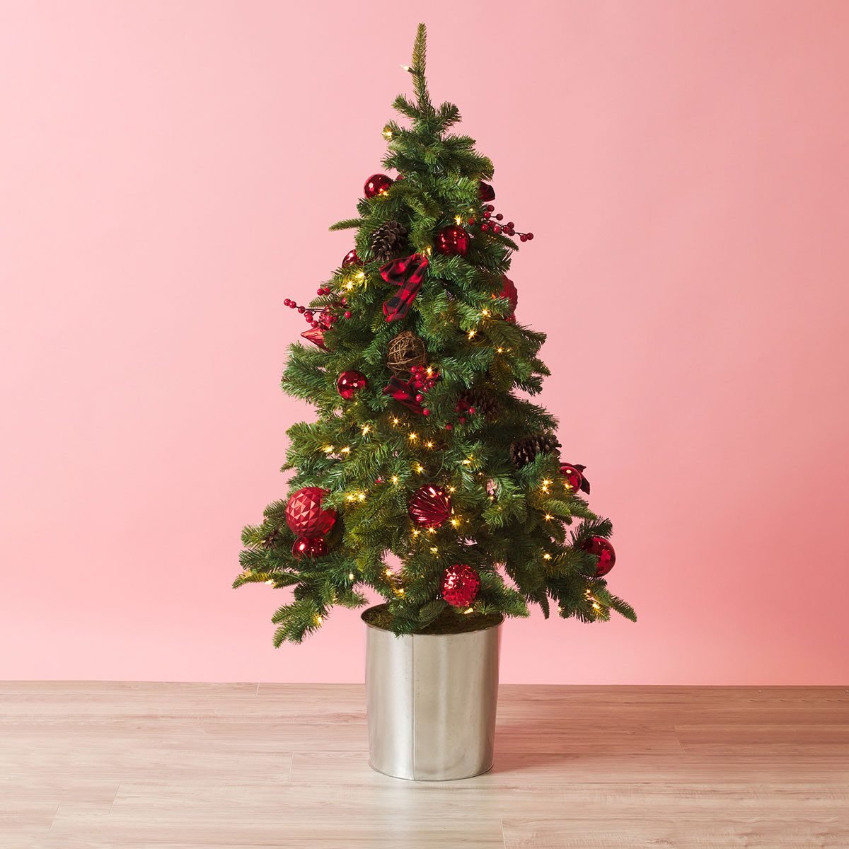 The Best HomeGoods Sale Christmas Decor: Ornaments, Wreaths [2022]