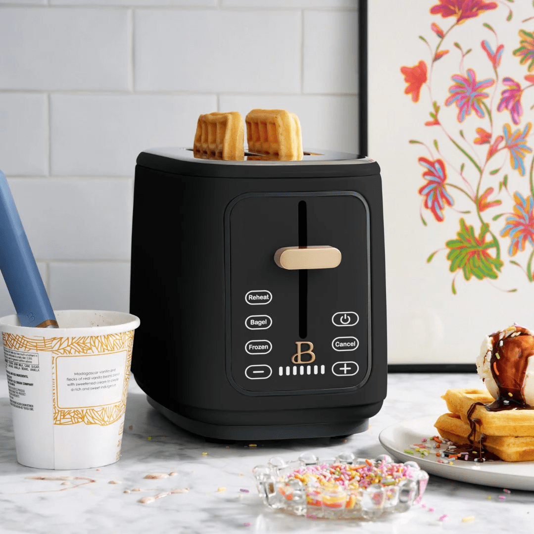 Review: Drew Barrymore's Touch Panel Toaster (vs Hamilton Beach