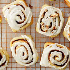 Easy Slow-Cooker Cinnamon Rolls