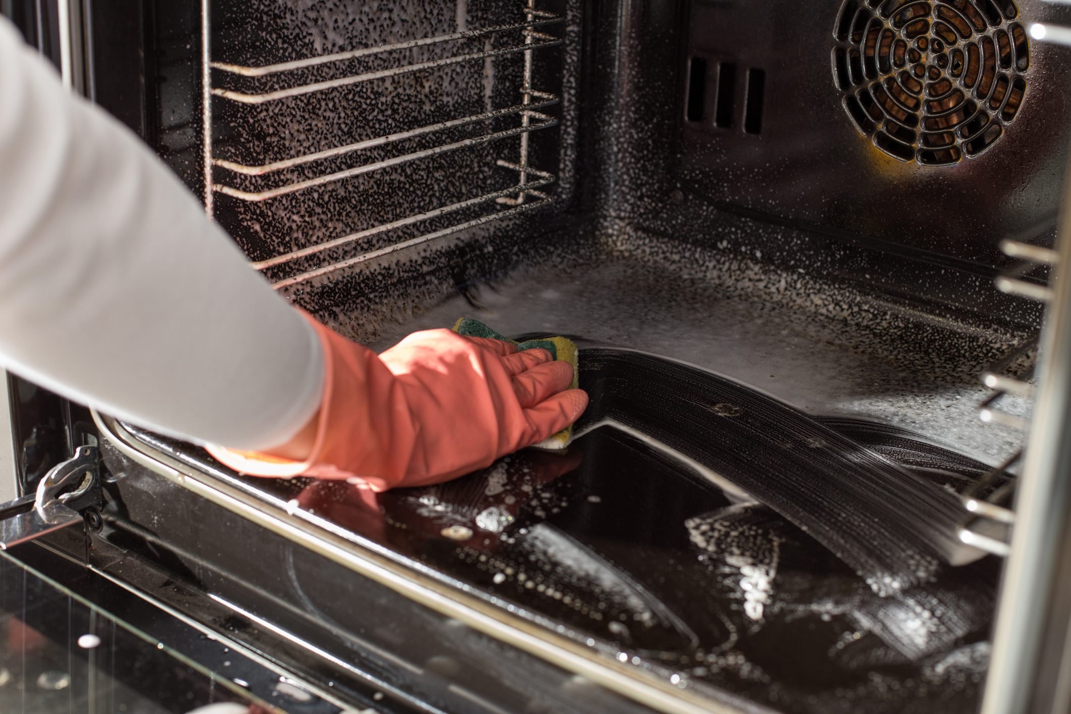 How to Use Self Clean with Frigidaire Range  Want to know the best way to  clean your Frigidaire oven? Try Self Clean, it does the dirty work for you. Self  Clean