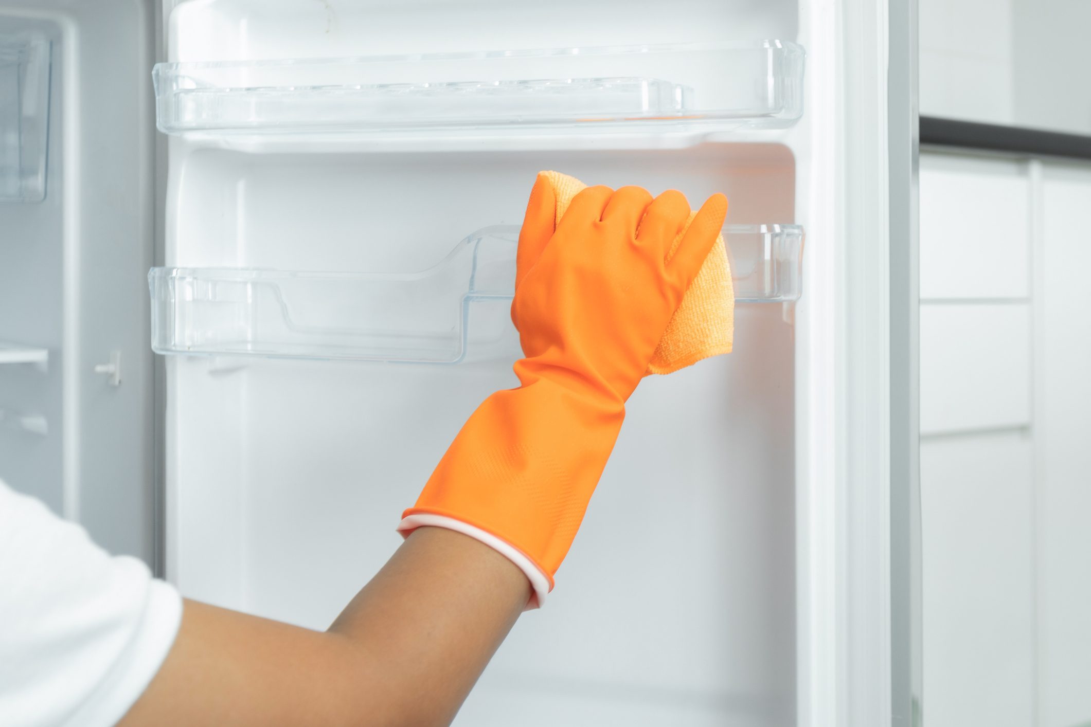 How To: Fridge Cleaning 