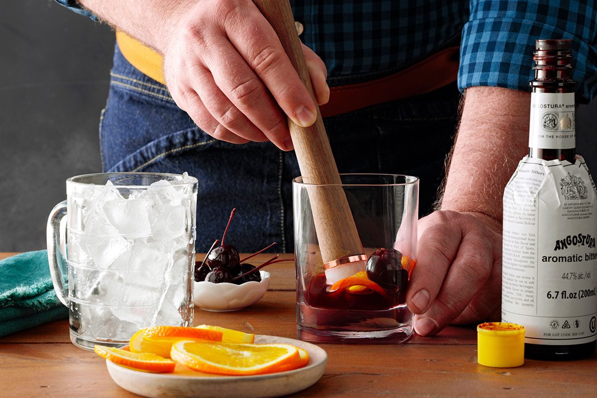 How To Make A Wisconsin Brandy Old Fashioned Step 1