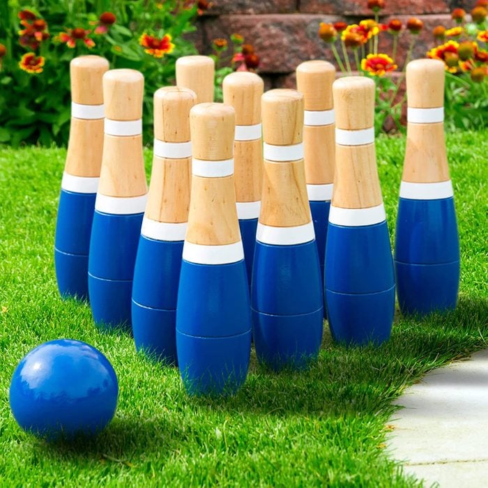 Backyard Lawn Bowling Game