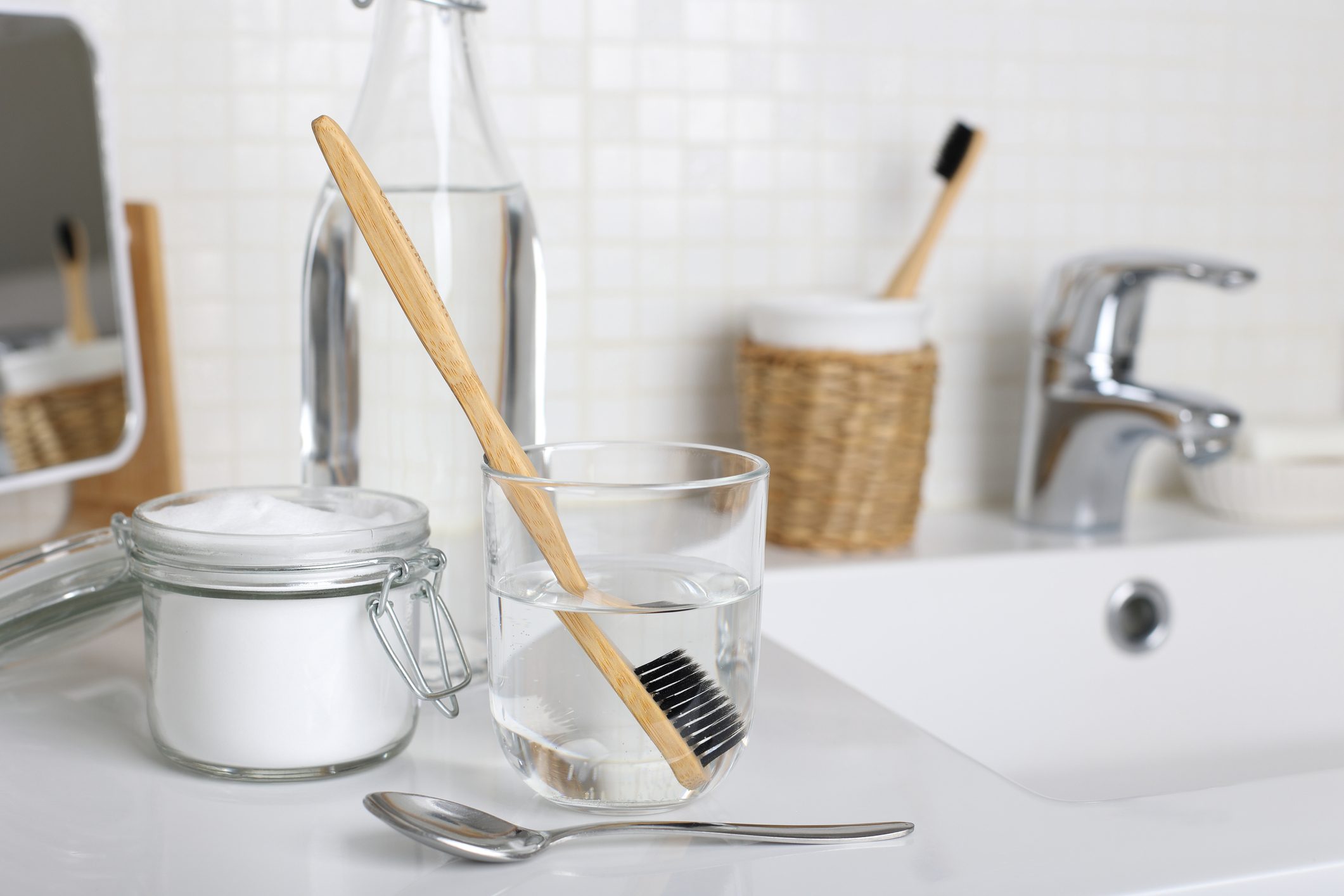 45 Clever Tricks for Cleaning with Baking Soda