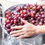 How to Wash Grapes the Right Way