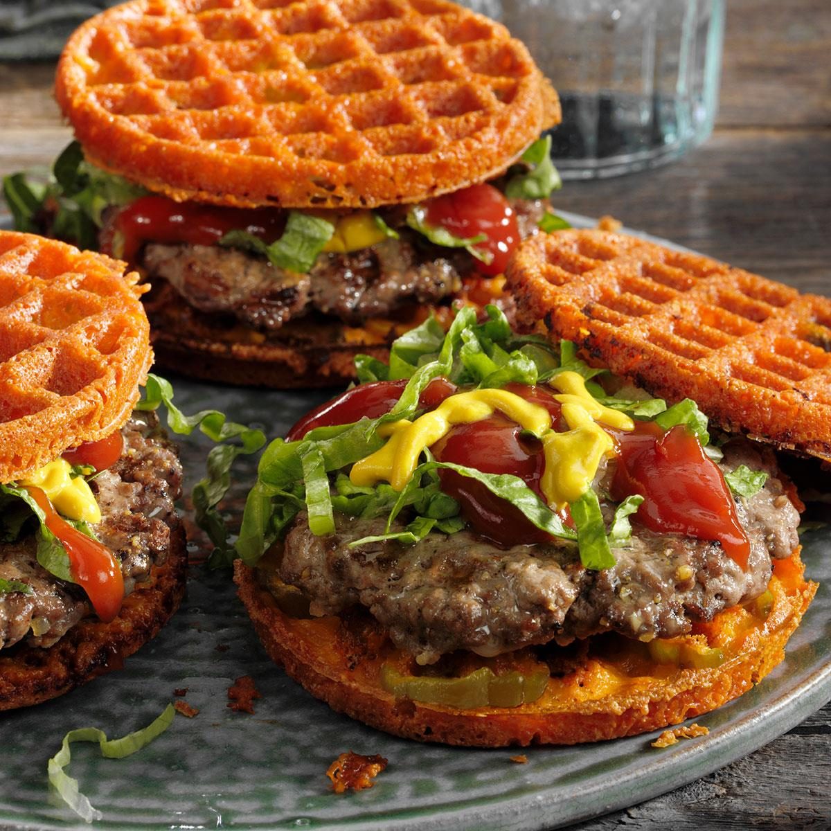 https://www.tasteofhome.com/wp-content/uploads/2023/03/Low-Carb-Cheesy-Cheeseburgers_EXPS_RC23_271127_P2_MD_02_01_12b.jpg