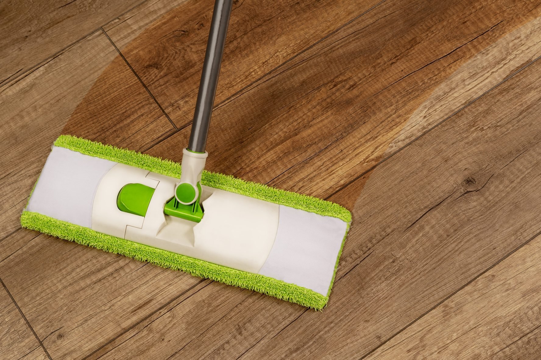 How to Clean Salt Off Wood Floors and Laminate Floors