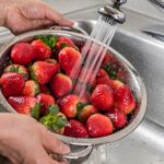 How to Clean Strawberries