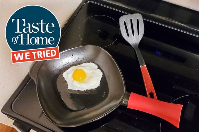 Xtrema ceramic Frying Pan with an egg