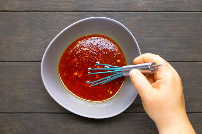 making sauce for sesame chicken