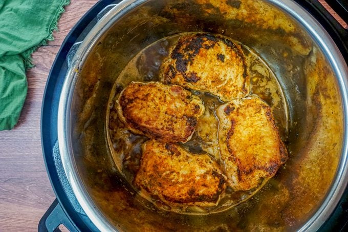 Pot Pork Chops with Juices in Pressure Cooker