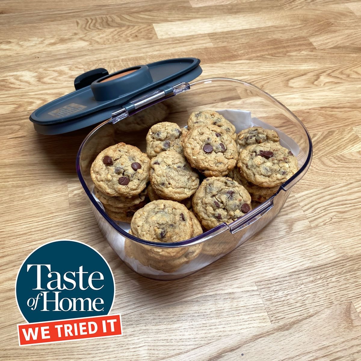 This Cookie Saver Keeps Baked Goods Fresher for Longer