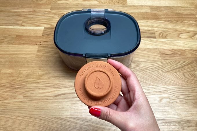 This Cookie Saver Keeps Baked Goods Fresher for Longer